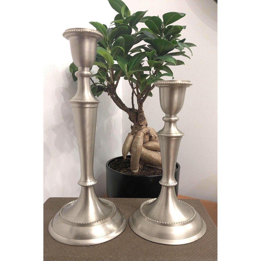 Paire de bougeoirs vintage argentes – Chandeliers classiques en metal